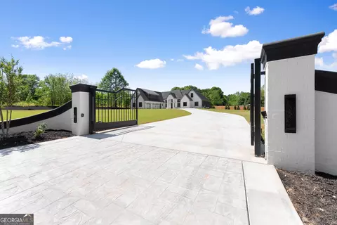 Exterior - 2366 Wall Rd, Monroe, GA 30655 photo 8 of 54