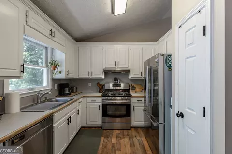 Kitchen - 475 Tanner Rd, Dacula, GA 30019 photo 1 of 4