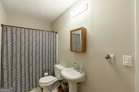 Bath - 475 Tanner Rd, Dacula, GA 30019 photo 5 of 5