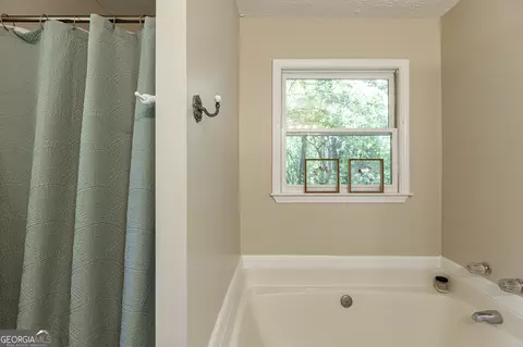 Bath - 475 Tanner Rd, Dacula, GA 30019 photo 4 of 5