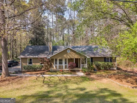 938 King Arthur Dr, Macon, GA 31220