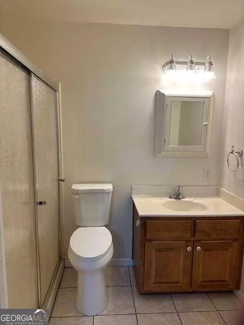 Bath - 203 Old Mill Rd, Rydal, GA 30171 photo 1 of 2