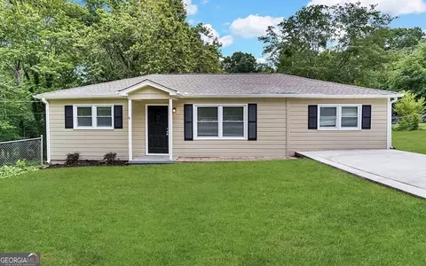 6057 Blackhawk Trl SE, Mableton, GA 30126