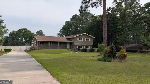 113 Quail Run Dr, Warner Robins, GA 31088