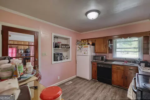 Kitchen - 205 Laurel St, Griffin, GA 30224 photo 1 of 4