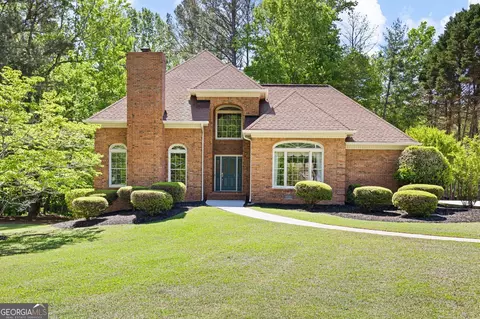 280 Camelot Dr, Fayetteville, GA 30214