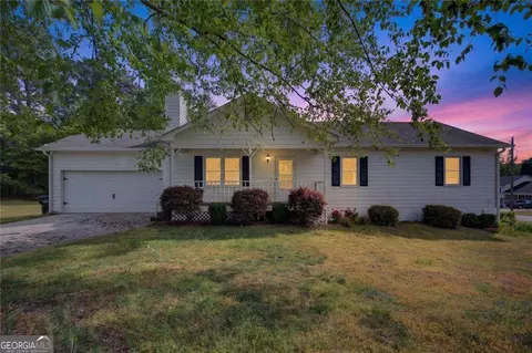 2810 Crystal Brooke Ln, Snellville, GA 30078