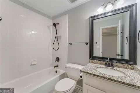 Bath - 175 Woodcliff Dr, Suwanee, GA 30024 photo 6 of 9