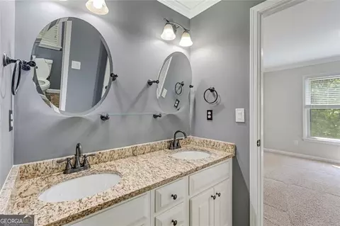 Bath - 175 Woodcliff Dr, Suwanee, GA 30024 photo 8 of 9