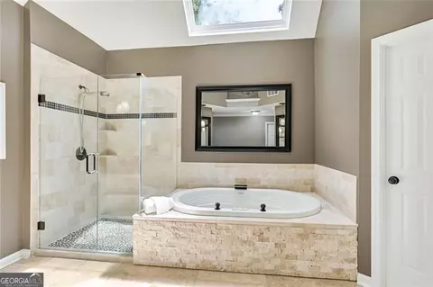 Bath - 175 Woodcliff Dr, Suwanee, GA 30024 photo 3 of 9
