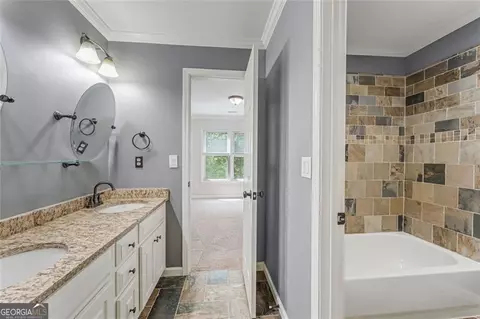Bath - 175 Woodcliff Dr, Suwanee, GA 30024 photo 7 of 9