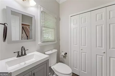 Bath - 175 Woodcliff Dr, Suwanee, GA 30024 photo 1 of 9