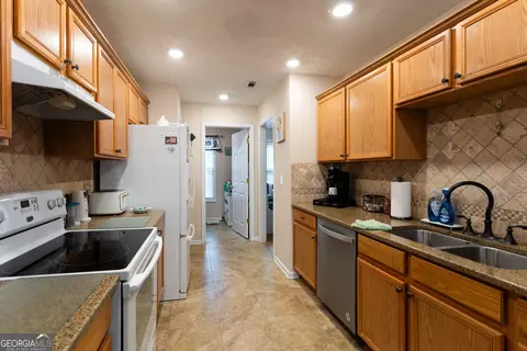 Kitchen - 325 Clearbrook Dr, Covington, GA 30016 photo 2 of 3