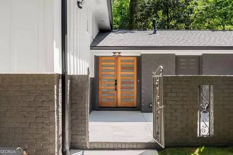 1299 Seven Springs Cir, Marietta, GA 30068