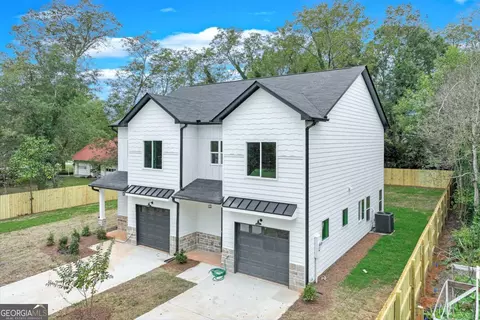 44 Bond St, Royston, GA 30662