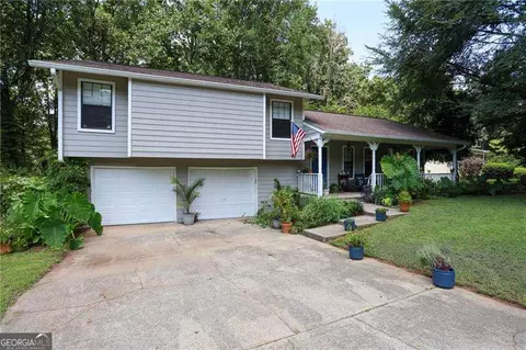 419 Creekside Ln, Woodstock, GA 30188