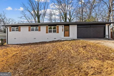 520 Stonewood Dr, Stone Mountain, GA 30087