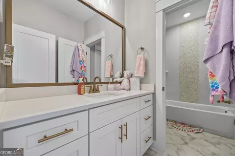 Bath - 3883 Bold Springs Rd, Monroe, GA 30656 photo 6 of 9