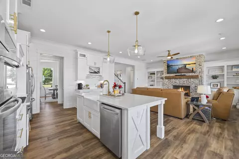 Kitchen - 3883 Bold Springs Rd, Monroe, GA 30656 photo 4 of 10