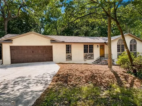 2304 Rolling Acres Ct, Conyers, GA 30094