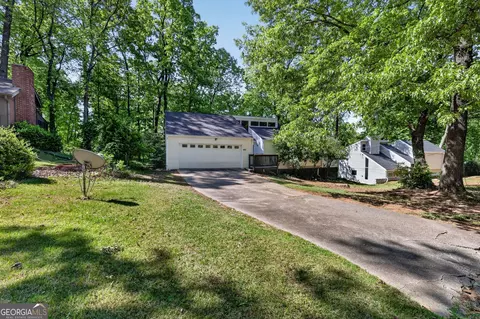 5007 Hickory Oak Ct, Stone Mountain, GA 30088