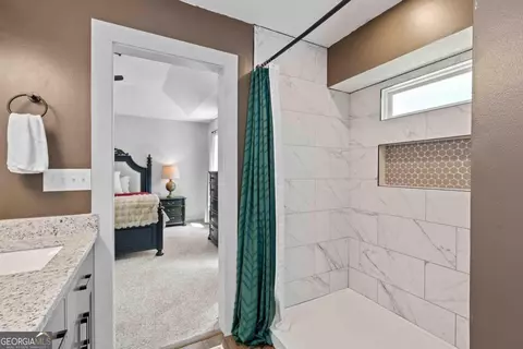 Bath - 1596 Stark Rd, Jackson, GA 30233 photo 5 of 5