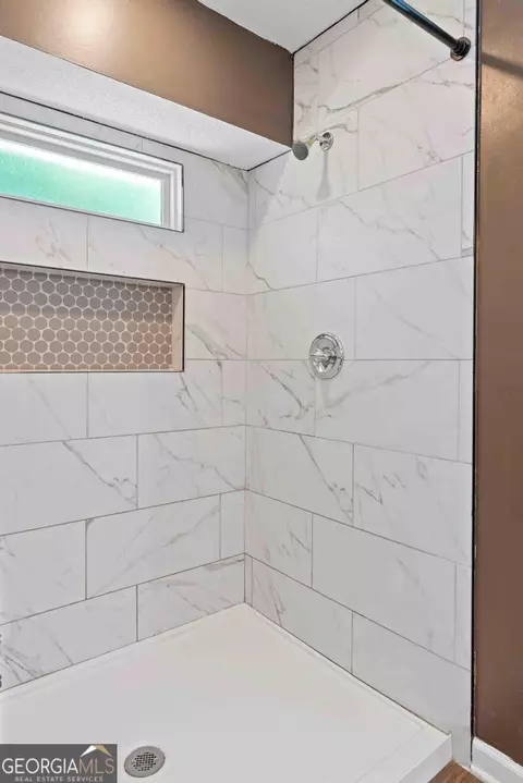 Bath - 1596 Stark Rd, Jackson, GA 30233 photo 3 of 5