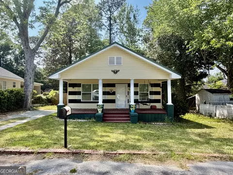 26 S Sixth Ave, Mcrae-helena, GA 31055
