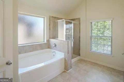 Entry Way - 7621 Bowhead Ct, Fairburn, GA 30213 photo 7 of 8