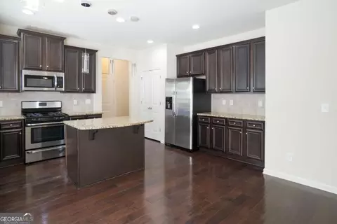 Kitchen - 7621 Bowhead Ct, Fairburn, GA 30213 photo 1 of 4
