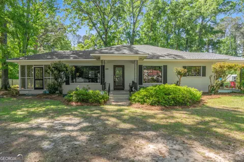 826 E Mccarty St, Sandersville, GA 31082