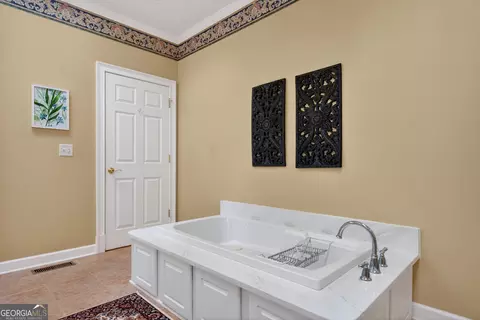 Bath - 108 Saint Anthony Dr, Lagrange, GA 30240 photo 6 of 14