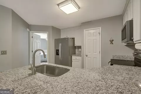Kitchen - 700 Spring Rd, Concord, GA 30206 photo 3 of 6