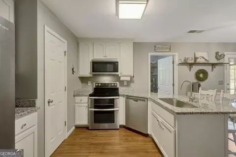 Kitchen - 700 Spring Rd, Concord, GA 30206 photo 4 of 6