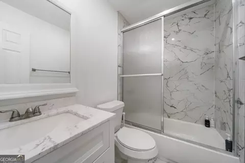 Bath - 1561 Rex Rd, Morrow, GA 30260 photo 3 of 4