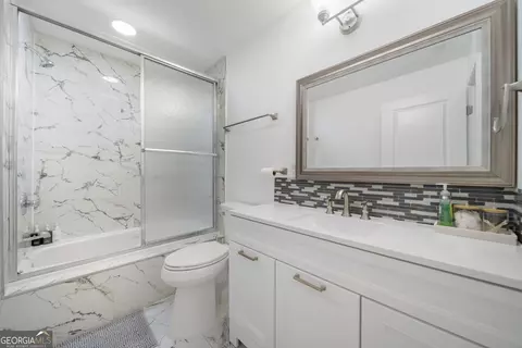 Bath - 1561 Rex Rd, Morrow, GA 30260 photo 2 of 4