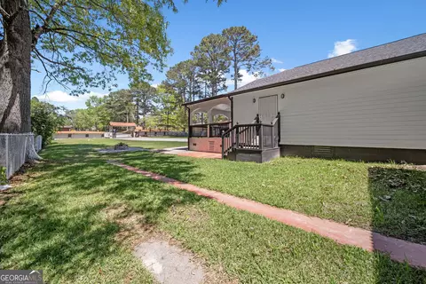 Exterior - 1561 Rex Rd, Morrow, GA 30260 photo 6 of 7