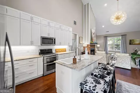 Kitchen - 122 Madison Ct, Jasper, GA 30143 photo 2 of 3