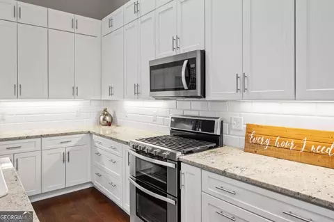 Kitchen - 122 Madison Ct, Jasper, GA 30143 photo 3 of 3