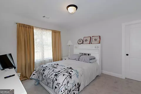 Bedroom - 156 Lake Point Dr, Williamson, GA 30292 photo 6 of 6