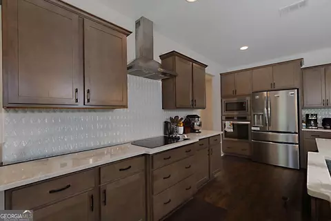 Kitchen - 156 Lake Point Dr, Williamson, GA 30292 photo 2 of 5