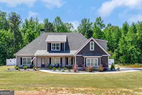 Exterior - 156 Lake Point Dr, Williamson, GA 30292 photo 4 of 6