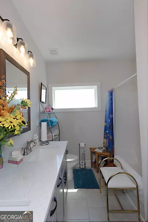 Bath - 156 Lake Point Dr, Williamson, GA 30292 photo 6 of 10