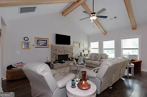 Living - 156 Lake Point Dr, Williamson, GA 30292 photo 1 of 3