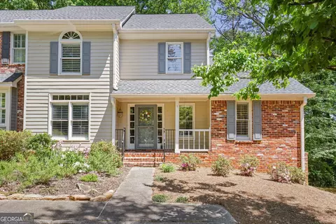 216 Riverview Trl, Roswell, GA 30075