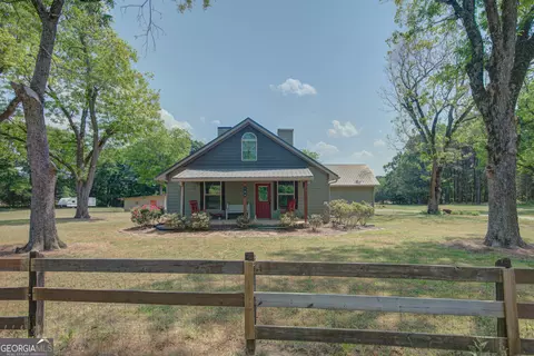 Exterior - 198 Matbeth Rd, Barnesville, GA 30204 photo 2 of 6