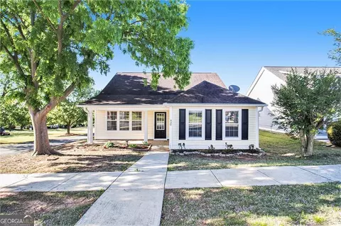 430 Fairlawn Dr, Stockbridge, GA 30281