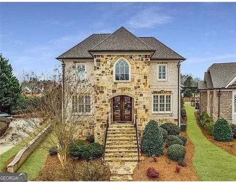 5869 Chickasaw Ln, Braselton, GA 30517