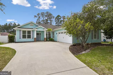 208 Waters Edge Dr, Kingsland, GA 31548