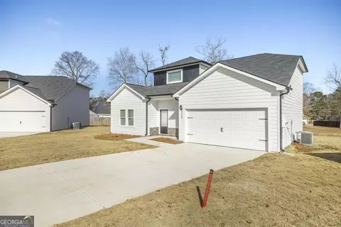 111 Bulloch Ct, Byron, GA 31008